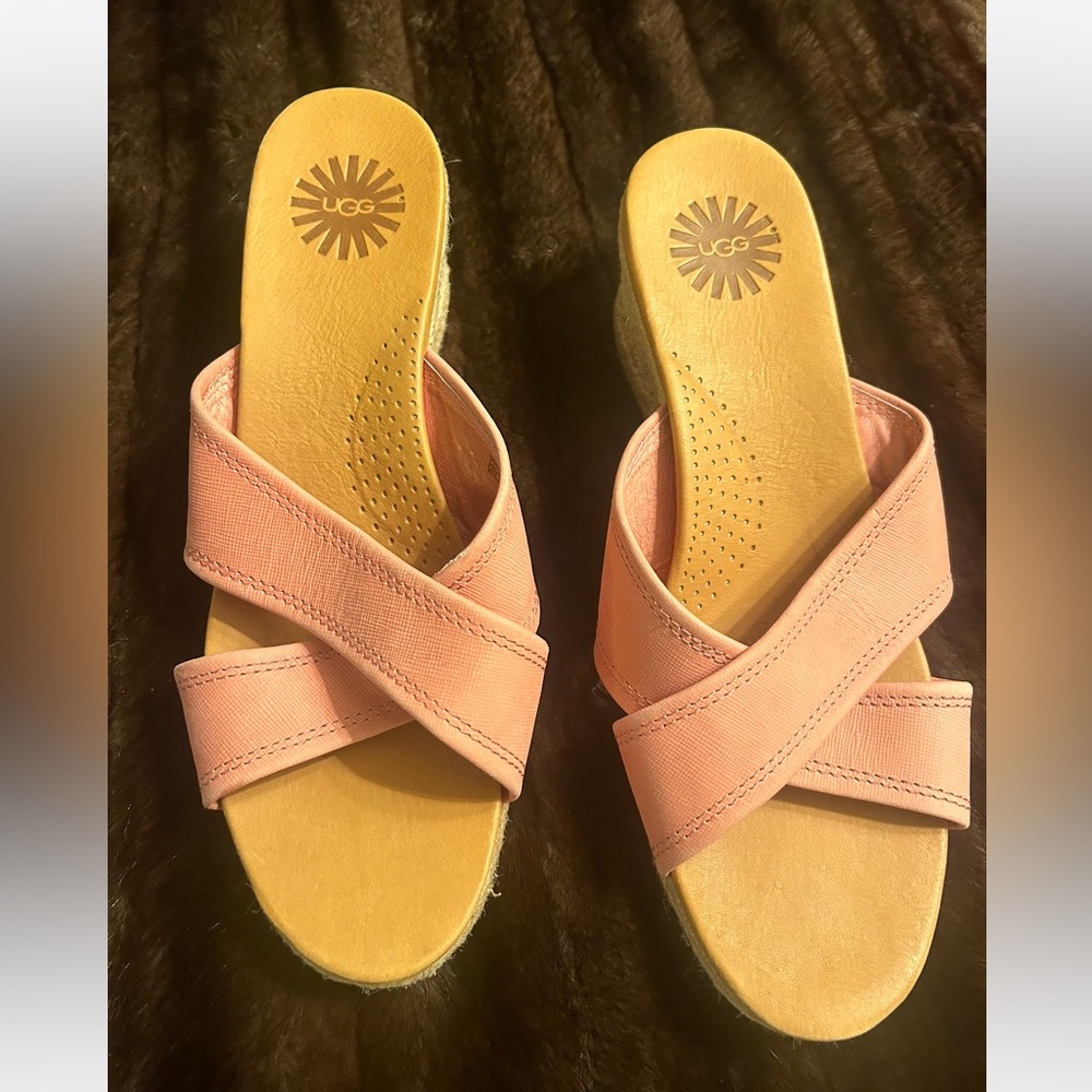 Ugg coral leather espadrilles like new size 9.5